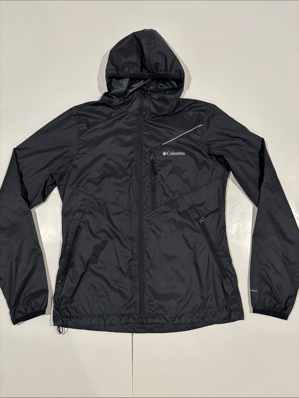 Colombia women’s black OMNI- WICK EVAP windbreaker / raincoat size medium
